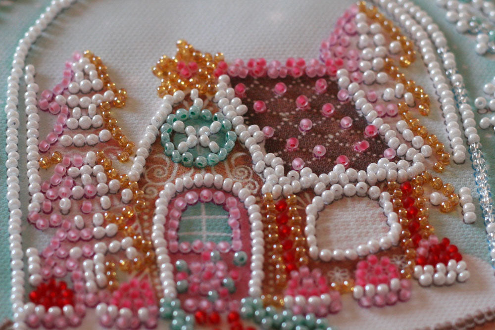 Cheerful House Gingerbread House Mini Bead Embroidery Kit AM-234 - Wizardi