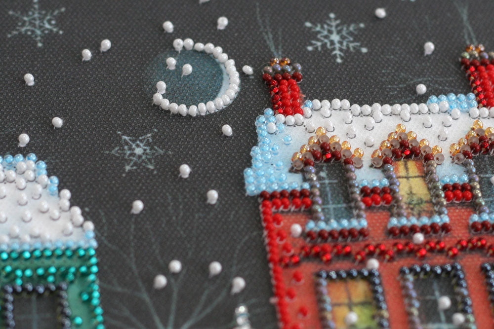 Holiday Town Christmas Village Mid-Sized Bead Embroidery Kit AMB-048 - Wizardi