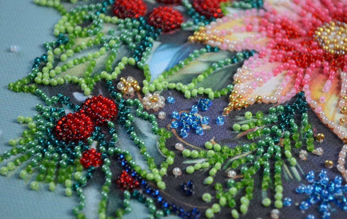 Christmas Glow Christmas Bauble Mid-Sized Bead Embroidery Kit AMB-113 - Wizardi