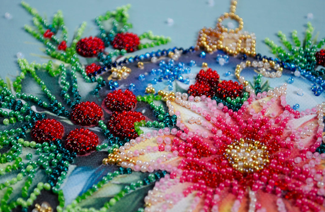 Christmas Glow Christmas Bauble Mid-Sized Bead Embroidery Kit AMB-113 - Wizardi