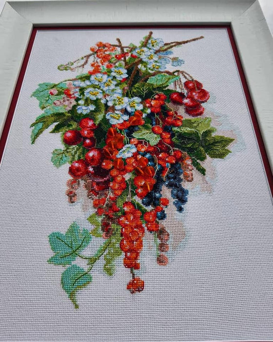 Cross-stitch kit M-266 "Sweet berry"