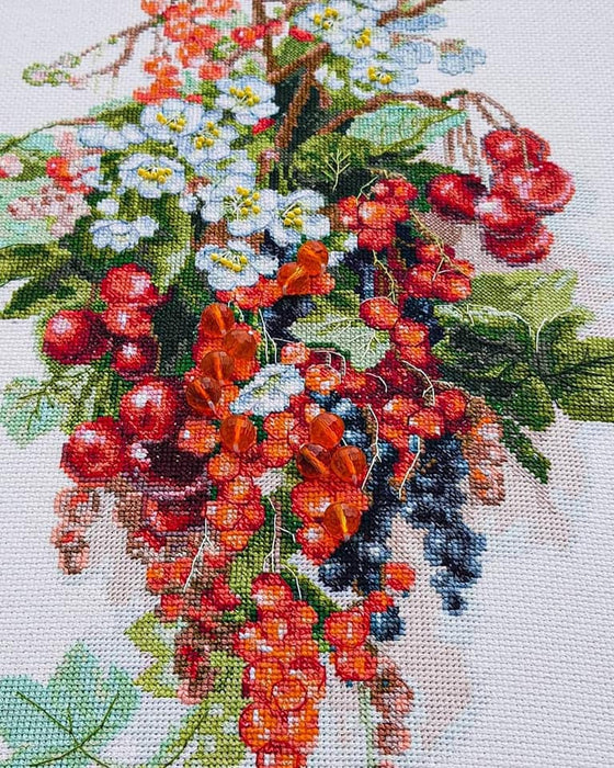 Cross-stitch kit M-266 "Sweet berry"