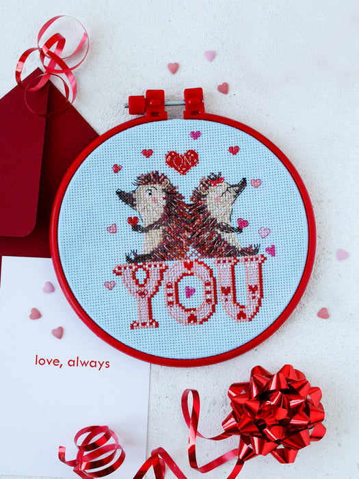 Cross-stitch kit Loving hedgehogs AHM-036